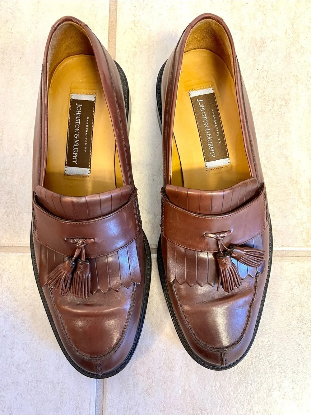 Johnston & Murphy Kiltie Tassel Loafer classic men's dress shoe full-grain 10M
